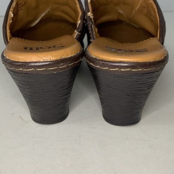 Sofft Brown Suede Embroidered Slip-On Comfort Mule Clog Size 7.5M - Picture 6 of 12